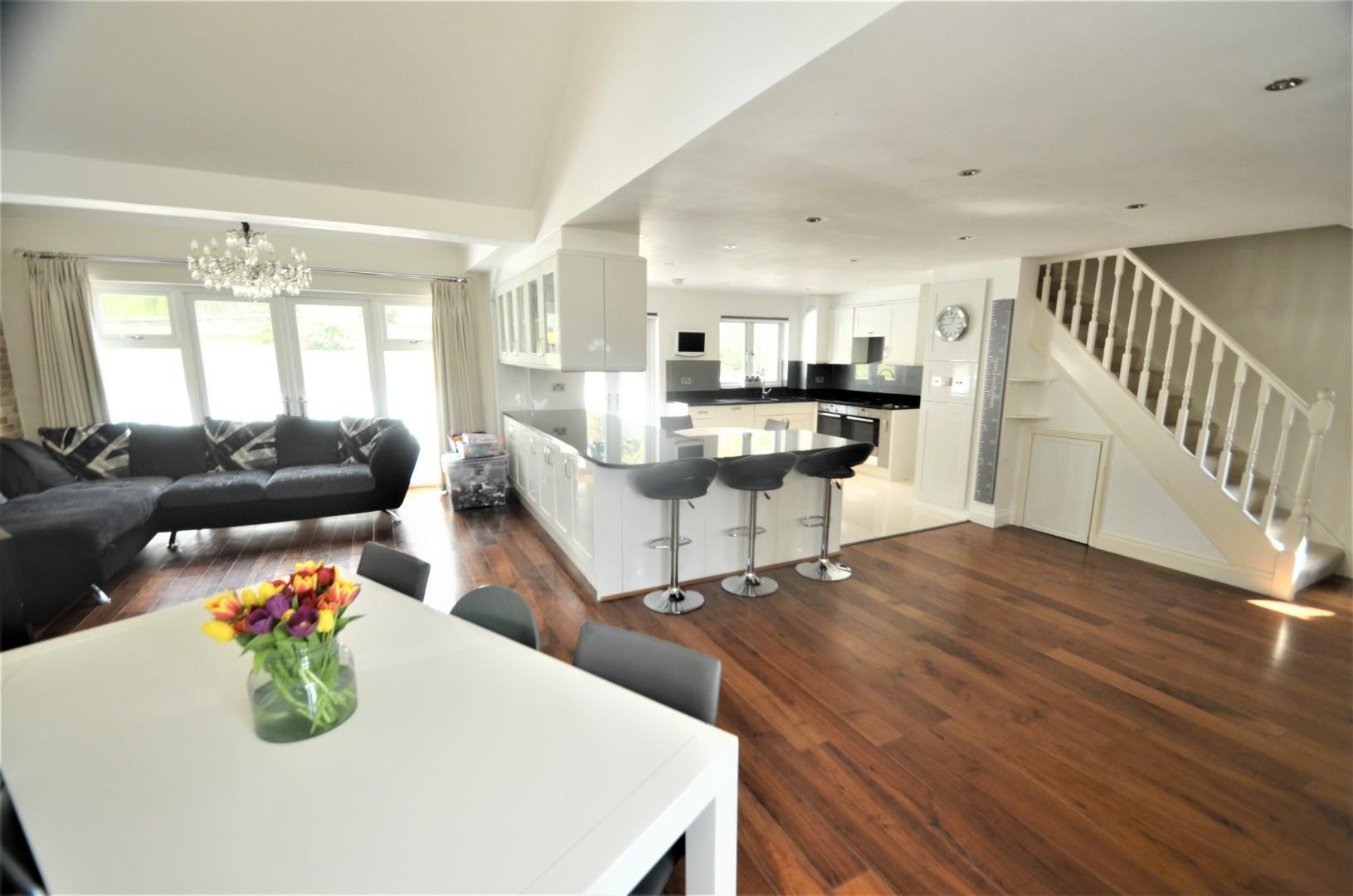 Robeson Way, Borehamwood